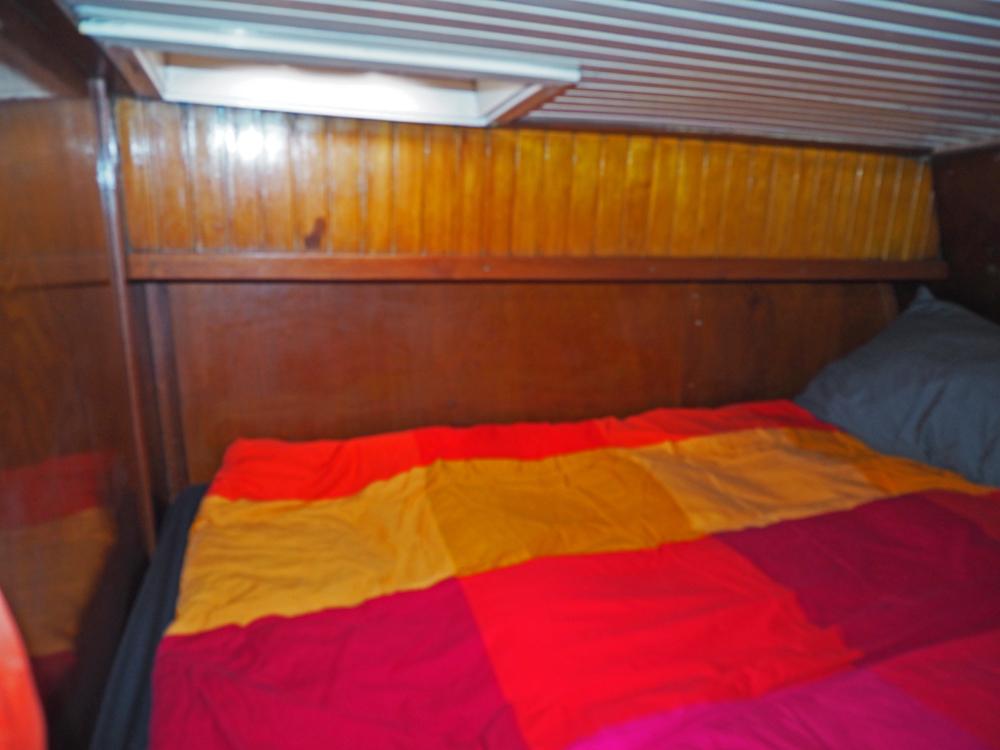 Saloon, Accommodation